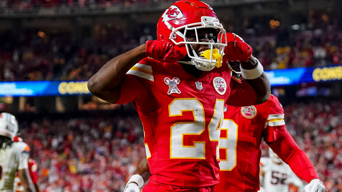 Kansas City Chiefs, running back, Brashard Smith, Kenneth Walker III, training camp, NFL