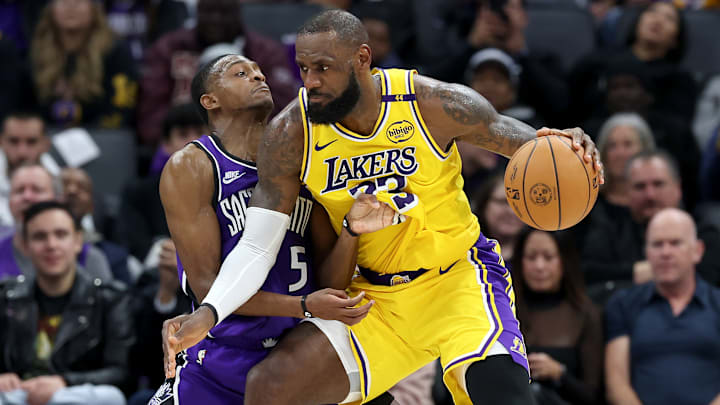 Los Angeles Lakers podrían juntar a LeBron James y De'Aaron Fox en esta misma campaña