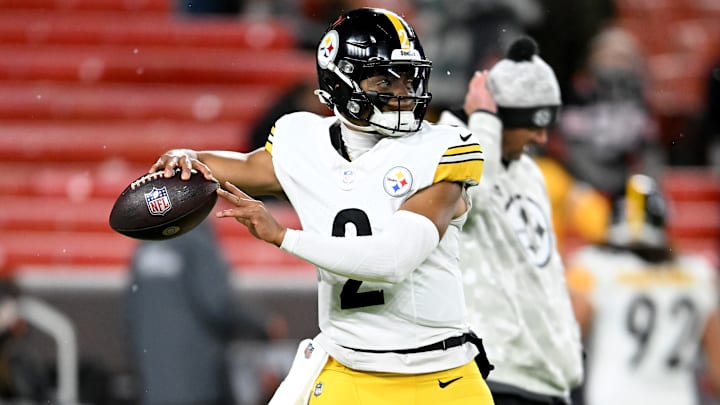 Pittsburgh Steelers v Cleveland Browns
