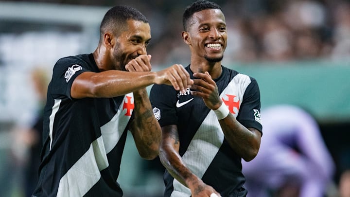 O Vasco enfrenta o Botafogo pelo Brasileirão Série A 2026