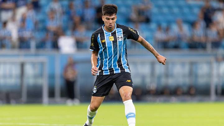Volante Pérez ainda deve boa atuação