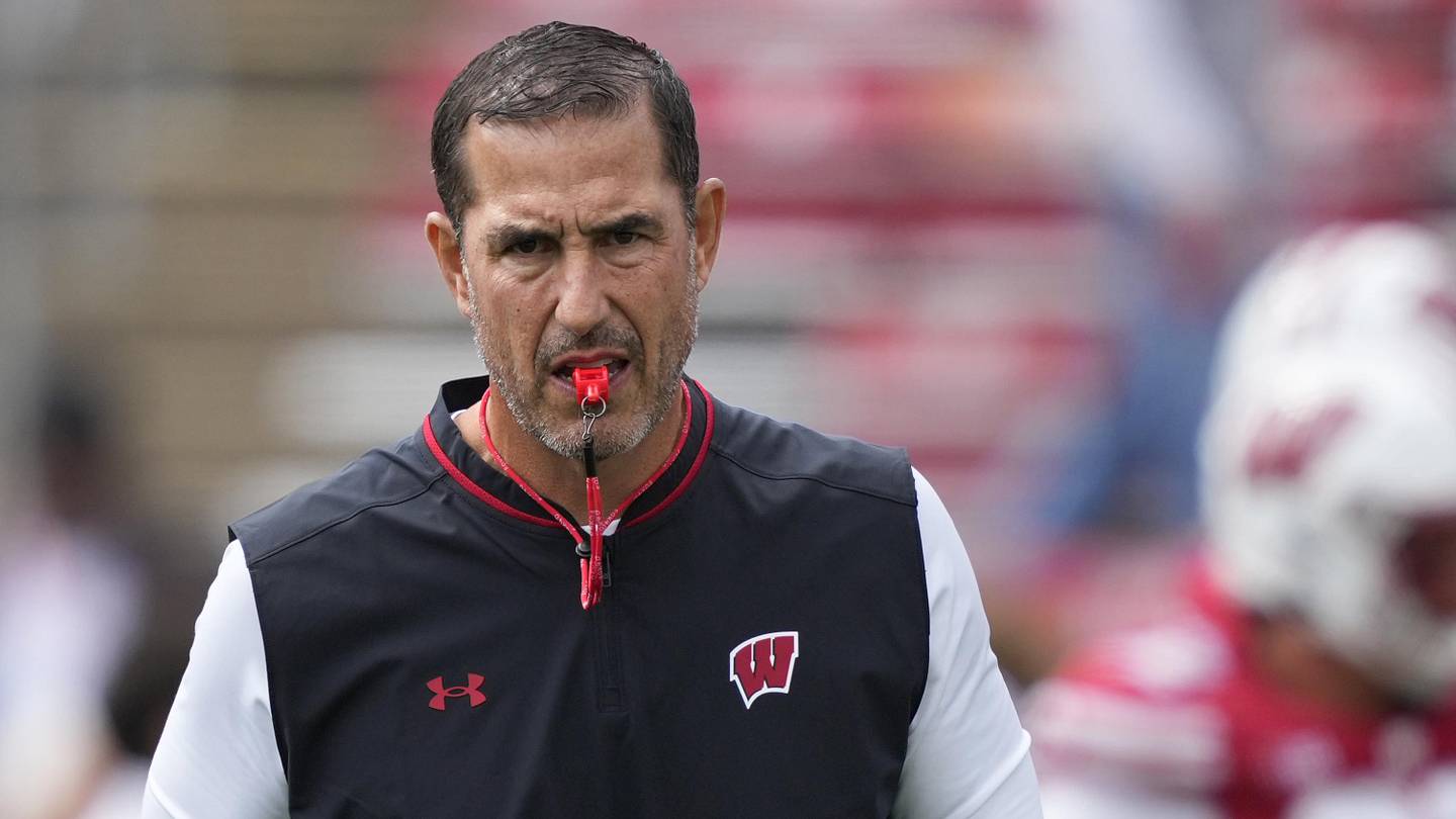 Badgers Make Move Towards Flipping Blue-Chip Louisville WR Commit