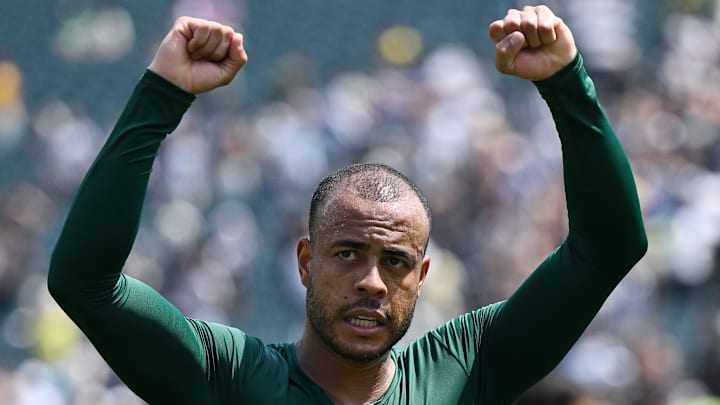 Mayke pode assinar pré-contrato com qualquer equipe Mayke pode assinar pré-contrato com qualquer equipe