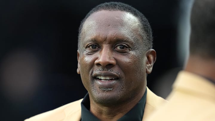Dec 4, 2022; Paradise, Nevada, USA; NFL Hall of Fame wide receiver Tim Brown is on the sidelines before the start of a game between the Las Vegas Raiders and the Los Angeles Chargers at Allegiant Stadium. Mandatory Credit: Stephen R. Sylvanie-Imagn Images Dec 4, 2022; Paradise, Nevada, USA; NFL Hall of Fame wide receiver Tim Brown is on the sidelines before the start of a game between the Las Vegas Raiders and the Los Angeles Chargers at Allegiant Stadium. Mandatory Credit: Stephen R. Sylvanie-Imagn Images