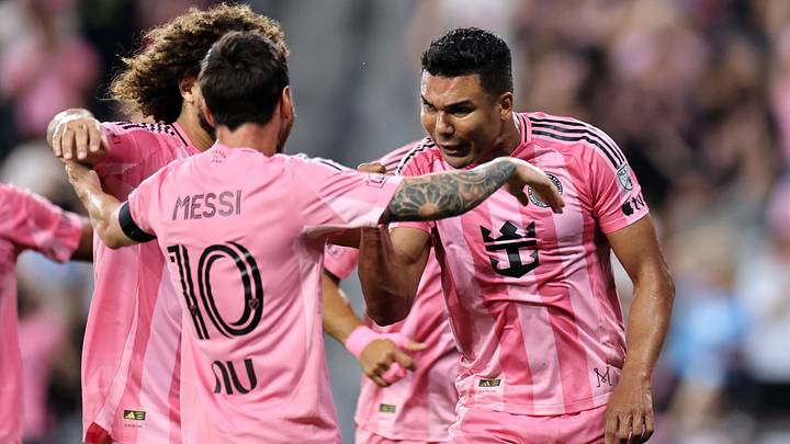 Lionel Messi, Casemiro y Maxi Falcón festejan un tanto Lionel Messi, Casemiro y Maxi Falcón festejan un tanto