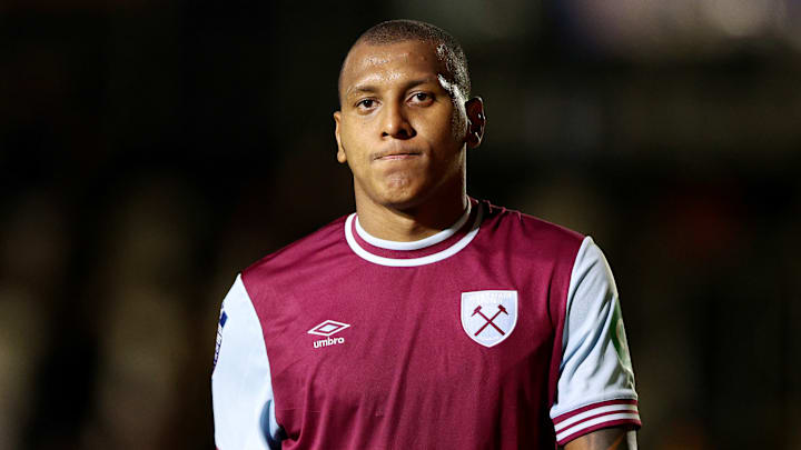 Atlético-MG quer contratar Luizão, do West Ham