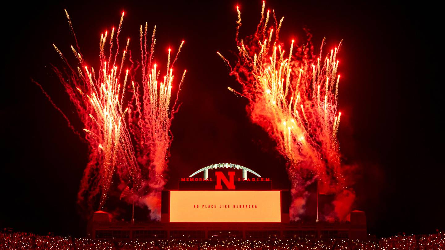 Nebraska begins it avalanche of commitments with Florida DL pledge