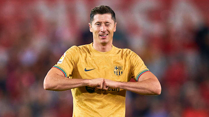 Lewandowski + 10? Barcelona domina time ideal combinado com a Inter de Milão. Times se enfrentam na Champions League.