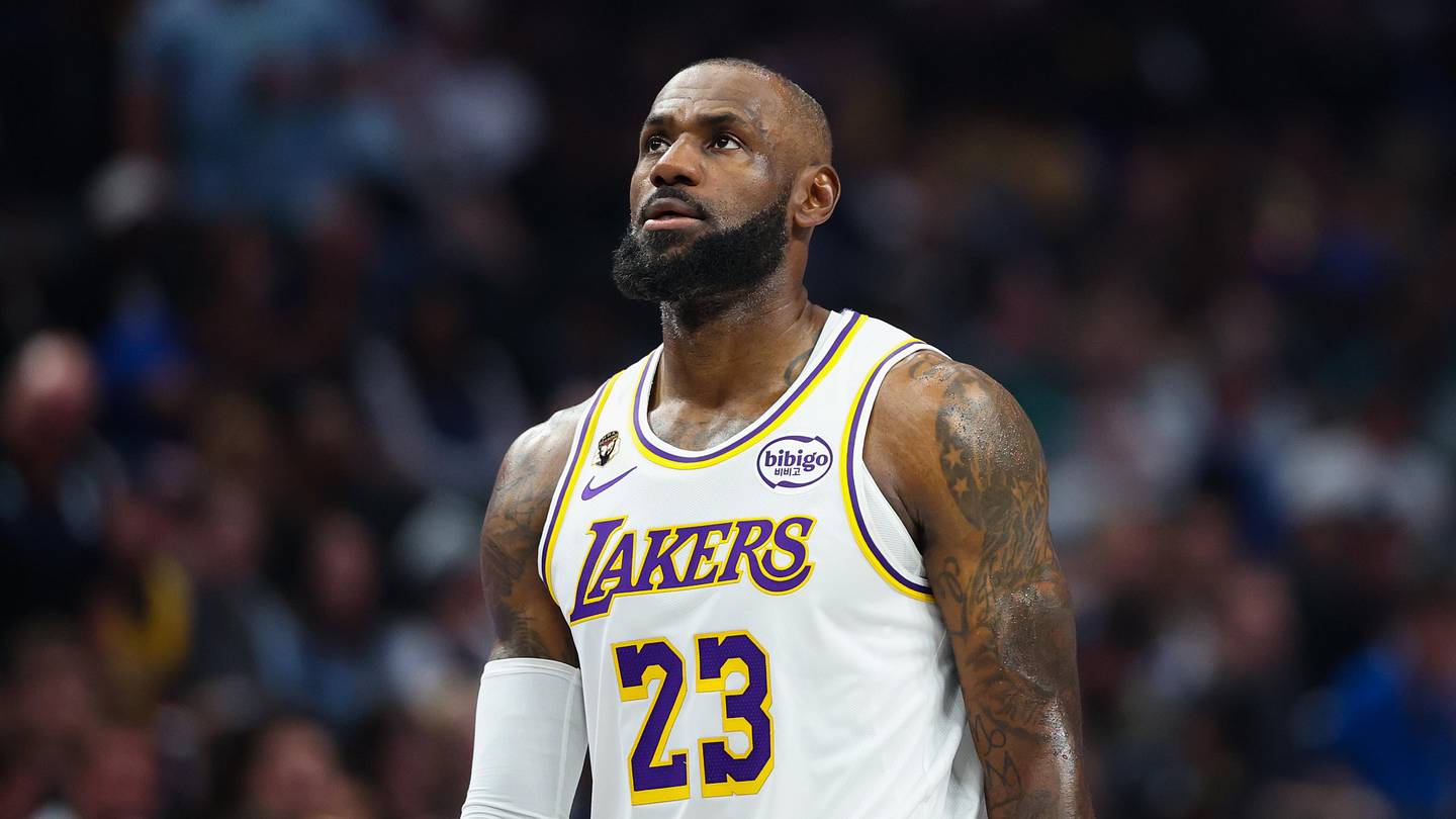 Lakers vs. Warriors Prediction, Betting Odds & Pick