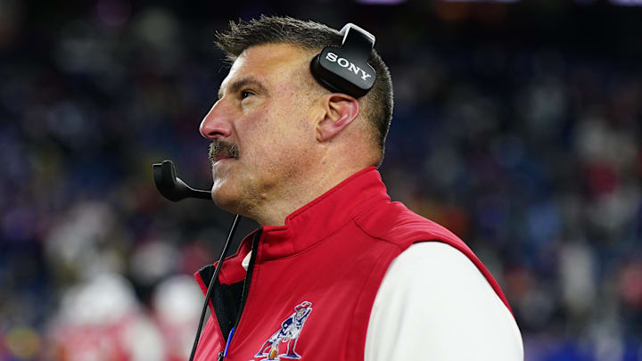 Dec 1, 2025; Foxborough, Massachusetts, USA; New England Patriots head coach Mike Vrabel watches from the sideline during the fourth quarter against the New York Giants at Gillette Stadium. Mandatory Credit: David Butler II-Imagn Images Dec 1, 2025; Foxborough, Massachusetts, USA; New England Patriots head coach Mike Vrabel watches from the sideline during the fourth quarter against the New York Giants at Gillette Stadium. Mandatory Credit: David Butler II-Imagn Images