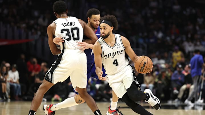 Derrick White, Thaddeus Young, Amir Coffey