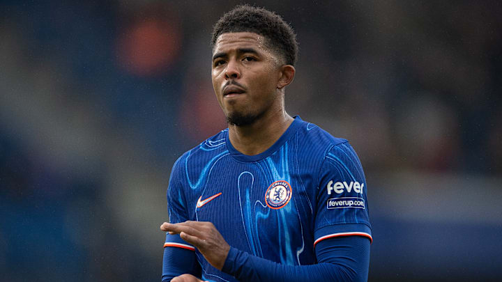 Wesley Fofana est impressionné par la finition d'un de ses partenaires en équipe de France.