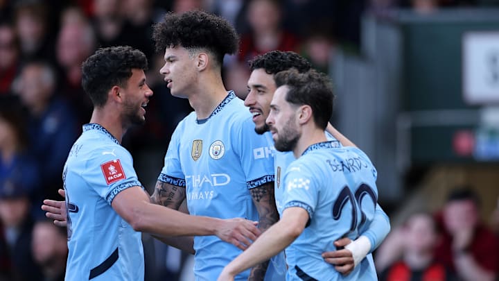 Manchester City sofre, mas confirma vaga nas semis da FA Cup 2024/25