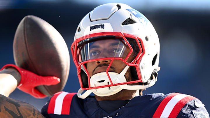 New England Patriots running back Antonio Gibson