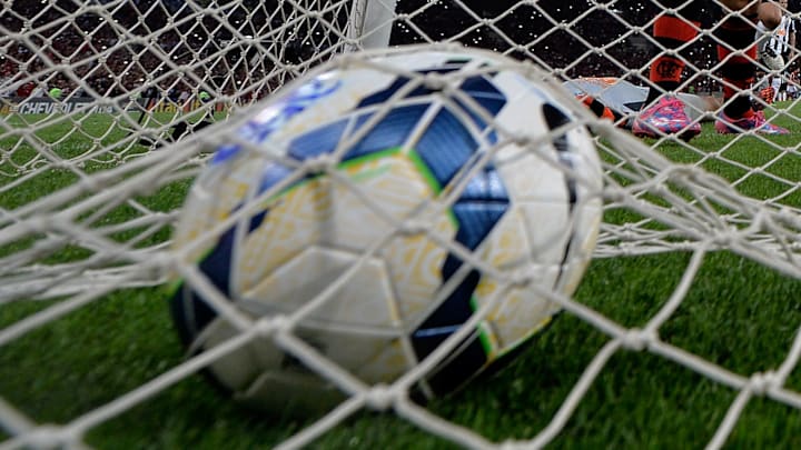 Bola, por vezes, teima em não entrar