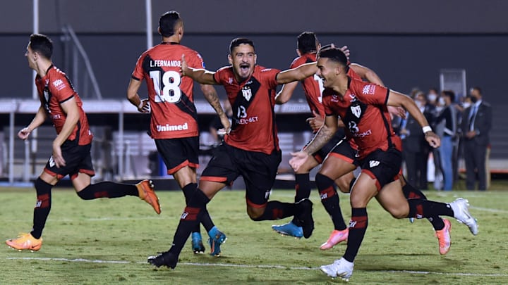 Bem nas Copas, o Dragão enfrenta um Nacional confiante pela chegada de Luis Suárez 