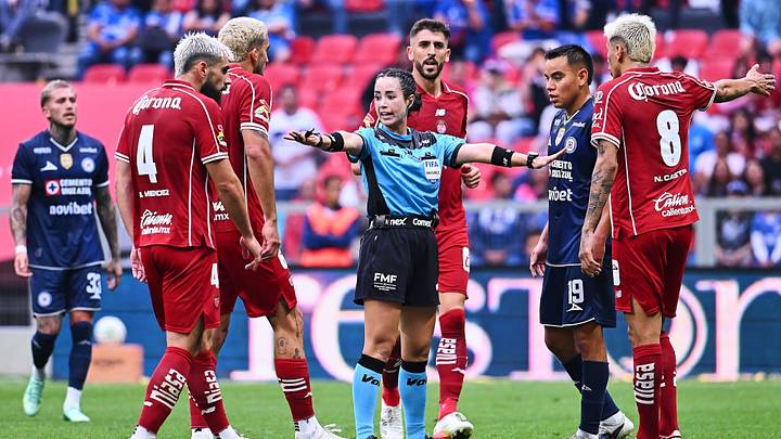 Katia Itzel García, en el juego entre Cruz Azul ante Toluca.