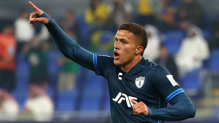 Colombiano Nelson Deossa saiu do banco e foi um dos melhores em campo contra o Botafogo Colombiano Nelson Deossa saiu do banco e foi um dos melhores em campo contra o Botafogo