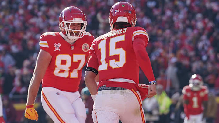 Dec 21, 2024; Kansas City, Missouri, USA; Kansas City Chiefs tight end Travis Kelce (87) celebrates with quarterback Patrick Mahomes (15) after Mahomes’ touchdown against the Houston Texans during the first half at GEHA Field at Arrowhead Stadium. Mandatory Credit: Denny Medley-Imagn Images Dec 21, 2024; Kansas City, Missouri, USA; Kansas City Chiefs tight end Travis Kelce (87) celebrates with quarterback Patrick Mahomes (15) after Mahomes’ touchdown against the Houston Texans during the first half at GEHA Field at Arrowhead Stadium. Mandatory Credit: Denny Medley-Imagn Images