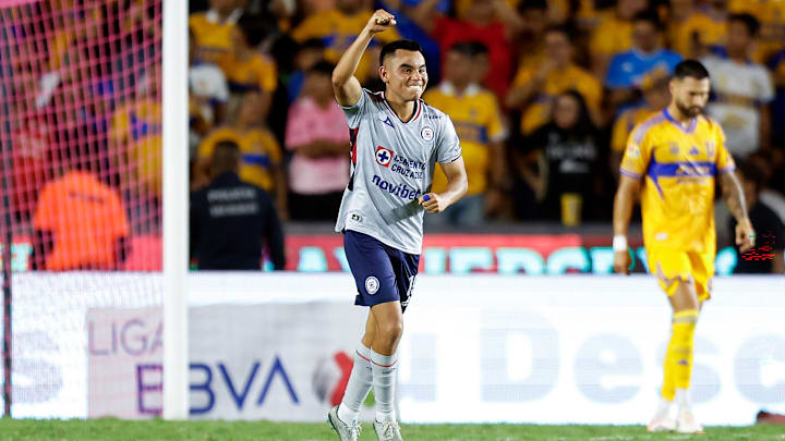 Tigres UANL v Cruz Azul - Torneo Apertura 2025 Liga MX