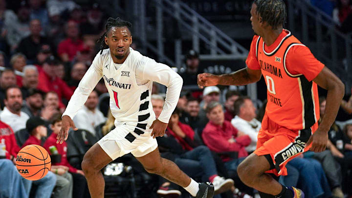 Cincinnati Bearcats guard Day Day Thomas. Cincinnati Bearcats guard Day Day Thomas.
