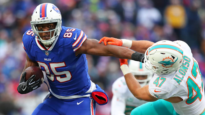 Dec 30, 2018; Orchard Park, NY, USA; Buffalo Bills tight end Charles Clay (85) runs with the ball after a catch as Miami Dolphins outside linebacker Kiko Alonso (47) defends during the second quarter at New Era Field. Mandatory Credit: Rich Barnes-Imagn Images Dec 30, 2018; Orchard Park, NY, USA; Buffalo Bills tight end Charles Clay (85) runs with the ball after a catch as Miami Dolphins outside linebacker Kiko Alonso (47) defends during the second quarter at New Era Field. Mandatory Credit: Rich Barnes-Imagn Images