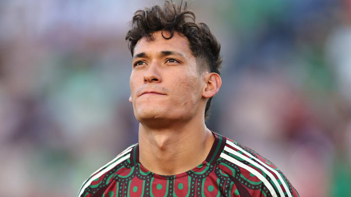 Chiquete Orozco está muy cerca de salir de Chivas este mismo mercado de verano Chiquete Orozco está muy cerca de salir de Chivas este mismo mercado de verano