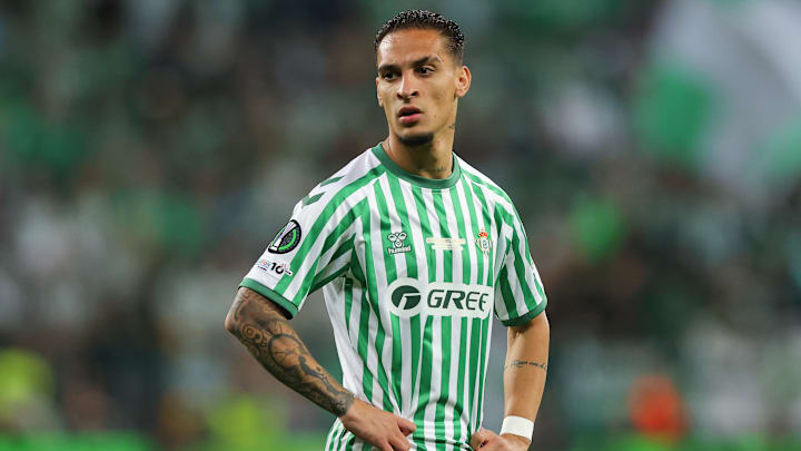 Ex-São Paulo, Antony se apresentou ao Manchester United, mas deve retornar à Espanha Ex-São Paulo, Antony se apresentou ao Manchester United, mas deve retornar à Espanha