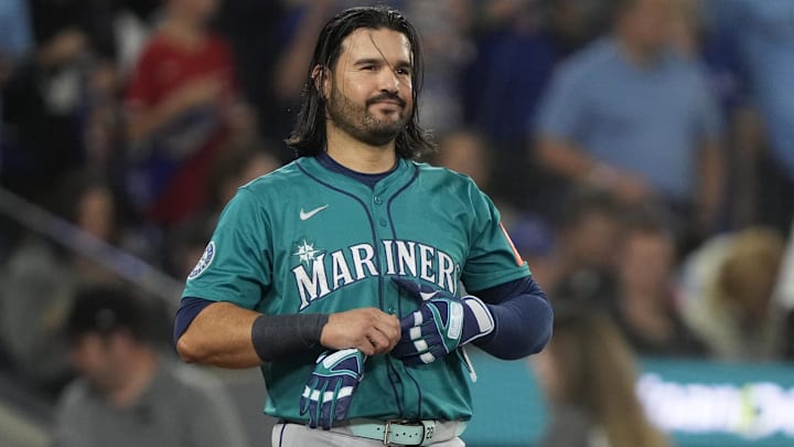 Oct 19, 2025; Toronto, Ontario, CAN; Seattle Mariners third baseman Eugenio Suarez (28) reacts after striking out against the Toronto Blue Jays in the second inning during game six of the ALCS round for the 2025 MLB playoffs at Rogers Centre. Mandatory Credit: John E. Sokolowski-Imagn Images Oct 19, 2025; Toronto, Ontario, CAN; Seattle Mariners third baseman Eugenio Suarez (28) reacts after striking out against the Toronto Blue Jays in the second inning during game six of the ALCS round for the 2025 MLB playoffs at Rogers Centre. Mandatory Credit: John E. Sokolowski-Imagn Images