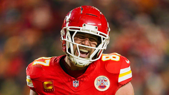 Kelce celebrates during the second half against the Houston Texans. 