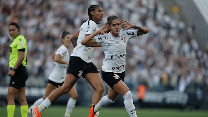 Corinthians saiu atrás, mas mostrou poder de reação e venceu a Ferroviária de virada