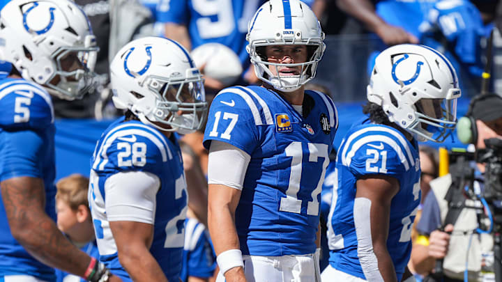 Indianapolis Colts quarterback Daniel Jones (17) warms-up Sunday, Sept. 7, 2025, ahead of the game at Lucas Oil Stadium in Indianapolis.