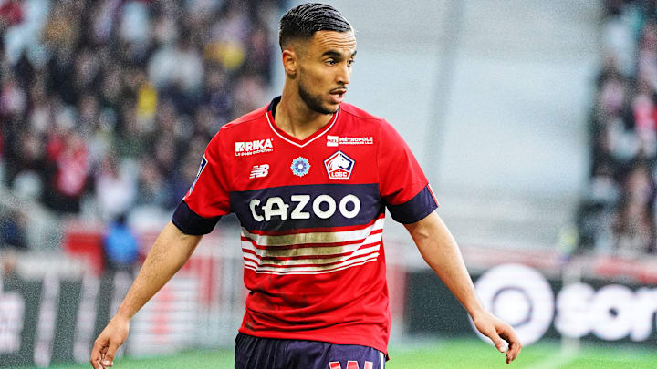 Adam Ounas est sorti sur blessue. Adam Ounas est sorti sur blessue.
