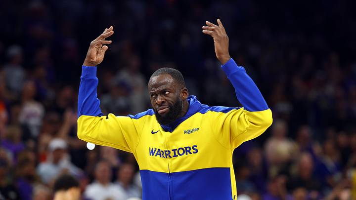 Warriors forward Draymond Green gestures the crowd after being ejected against the Suns.