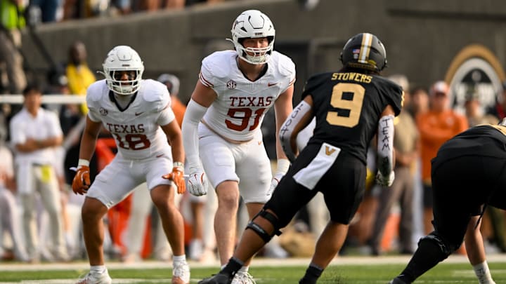 Texas Longhorns linebacker Ethan Burke looks into the backfield against the Vanderbilt Commodores during the first half