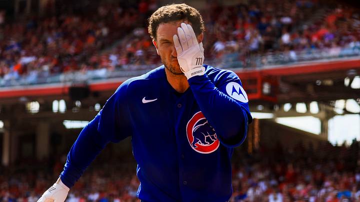 Sep 20, 2026; Cincinnati, Ohio, USA; Chicago Cubs third baseman Alex Bregman (3) runs off the field after getting hit by a foul ball in the fourth inning against the Cincinnati Reds at Great American Ball Park. Mandatory Credit: Katie Stratman-Imagn Images Sep 20, 2026; Cincinnati, Ohio, USA; Chicago Cubs third baseman Alex Bregman (3) runs off the field after getting hit by a foul ball in the fourth inning against the Cincinnati Reds at Great American Ball Park. Mandatory Credit: Katie Stratman-Imagn Images
