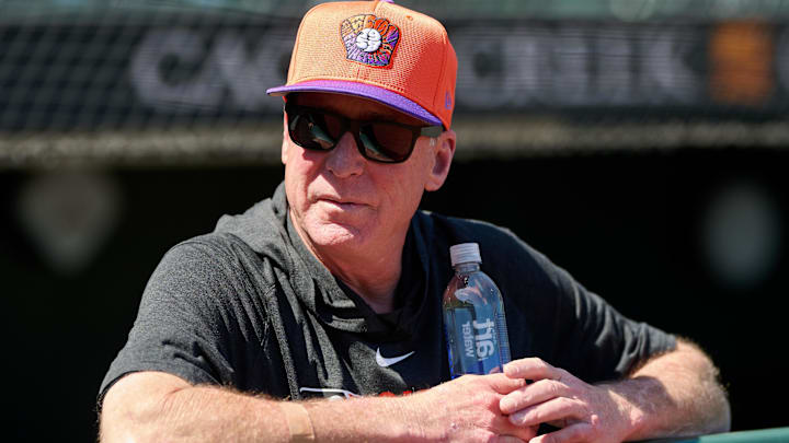 May 20, 2025; San Francisco, California, USA; San Francisco Giants manager Bob Melvin (6) watches batting practice before a game against the Kansas City Royals at Oracle Park. 