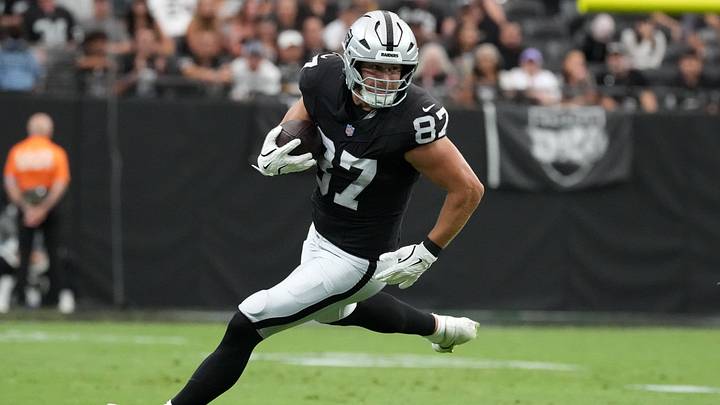 Las Vegas Raiders tight end Michael Mayer (87) carries the ball against the Arizona Cardinals in the first half at Allegiant Stadium. Mandatory Credit: Kirby Lee-Imagn Images Las Vegas Raiders tight end Michael Mayer (87) carries the ball against the Arizona Cardinals in the first half at Allegiant Stadium. Mandatory Credit: Kirby Lee-Imagn Images