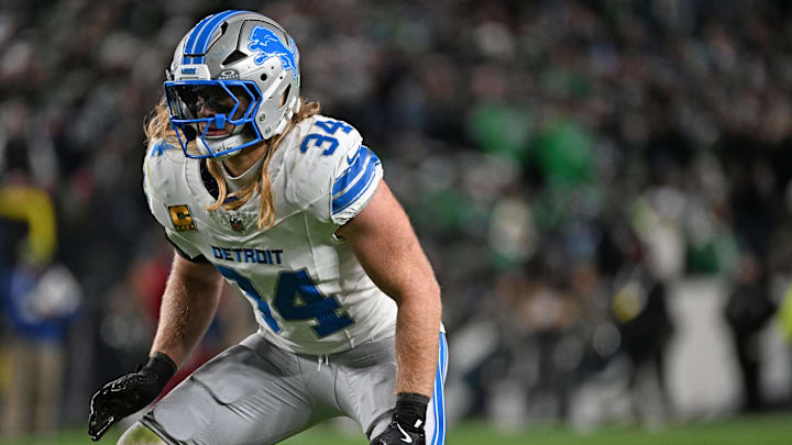 Nov 16, 2025; Philadelphia, Pennsylvania, USA; Detroit Lions linebacker Alex Anzalone (34) against the Philadelphia Eagles at Lincoln Financial Field. Mandatory Credit: Eric Hartline-Imagn Images