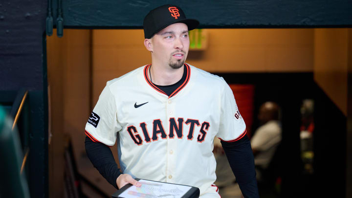 Apr 8, 2024; San Francisco, California, USA; San Francisco Giants starting pitcher Blake Snell (7) walks onto the field before the game against the Washington Nationals at Oracle Park Apr 8, 2024; San Francisco, California, USA; San Francisco Giants starting pitcher Blake Snell (7) walks onto the field before the game against the Washington Nationals at Oracle Park