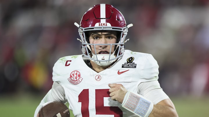 Alabama Crimson Tide quarterback Ty Simpson