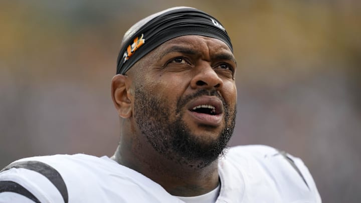 Oct 12, 2025; Green Bay, Wisconsin, USA; Cincinnati Bengals nose tackle Mike Pennel (69) prior to the game against the Green Bay Packers at Lambeau Field. Mandatory Credit: Jeff Hanisch-Imagn Images Oct 12, 2025; Green Bay, Wisconsin, USA; Cincinnati Bengals nose tackle Mike Pennel (69) prior to the game against the Green Bay Packers at Lambeau Field. Mandatory Credit: Jeff Hanisch-Imagn Images
