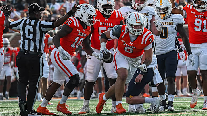 Mercer defensive lineman Andrew Zock (0)