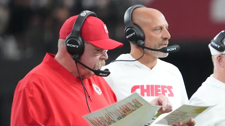 Aug 9, 2025; Glendale, Arizona, USA; Kansas City Chiefs head coach Andy Reid and staff look on against the Arizona Cardinals during the first half at State Farm Stadium. Mandatory Credit: Joe Camporeale-Imagn Images Aug 9, 2025; Glendale, Arizona, USA; Kansas City Chiefs head coach Andy Reid and staff look on against the Arizona Cardinals during the first half at State Farm Stadium. Mandatory Credit: Joe Camporeale-Imagn Images