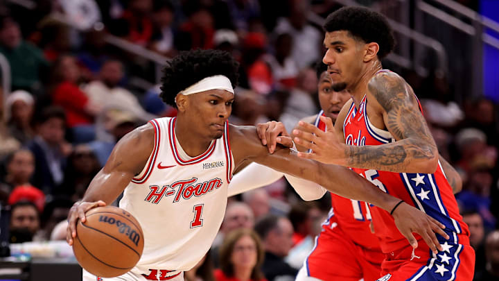 Apr 9, 2026; Houston, Texas, USA; Houston Rockets guard Amen Thompson (1) handles the ball against Philadelphia 76ers forward Dominick Barlow (25) during the fourth quarter at Toyota Center. Mandatory Credit: Erik Williams-Imagn Images
Apr 9, 2026; Houston, Texas, USA; Houston Rockets guard Amen Thompson (1) handles the ball against Philadelphia 76ers forward Dominick Barlow (25) during the fourth quarter at Toyota Center. Mandatory Credit: Erik Williams-Imagn Images