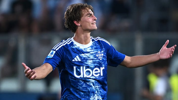 Nico Paz is the reigning Serie A Young Player of the Year. Nico Paz is the reigning Serie A Young Player of the Year.