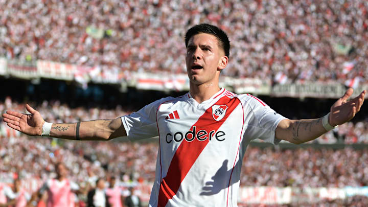 Franco Mastantuono, buteur pour River Plater, sur coup franc contre Boca Juniors