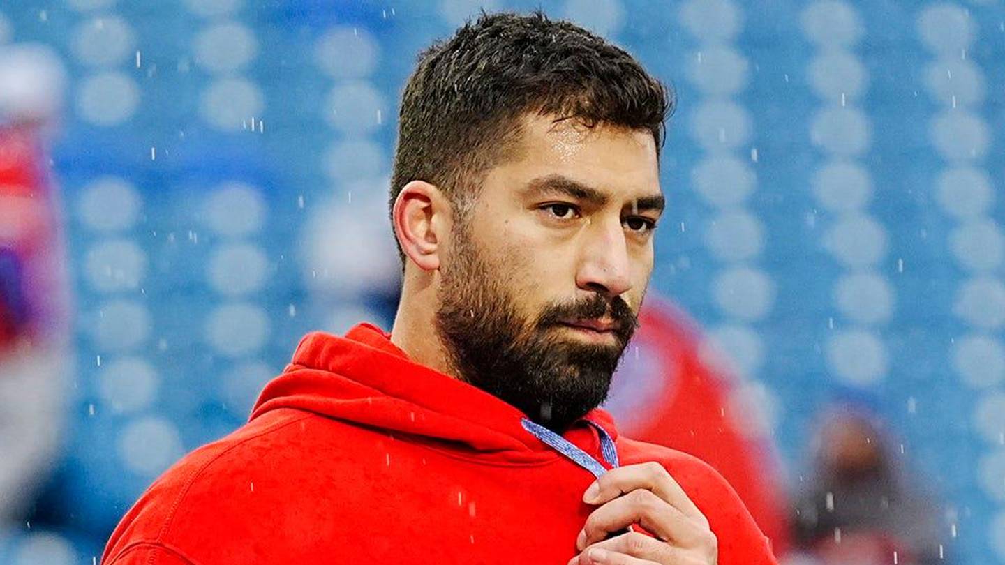 Will Lions Regret Not Signing DE A.J. Epenesa?