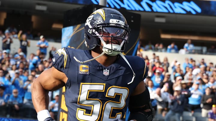 Los Angeles Chargers linebacker Khalil Mack (52).
