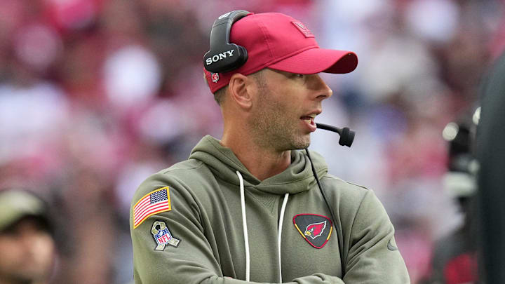 Arizona Cardinals head coach Jonathan Gannon walks the sidelines as his team plays the San Francisco 49ers at State Farm Stadium in Glendale on Nov. 16, 2025.